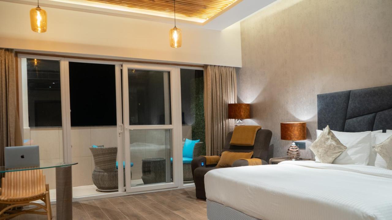 Clarks Inn Suites Кангра Екстериор снимка