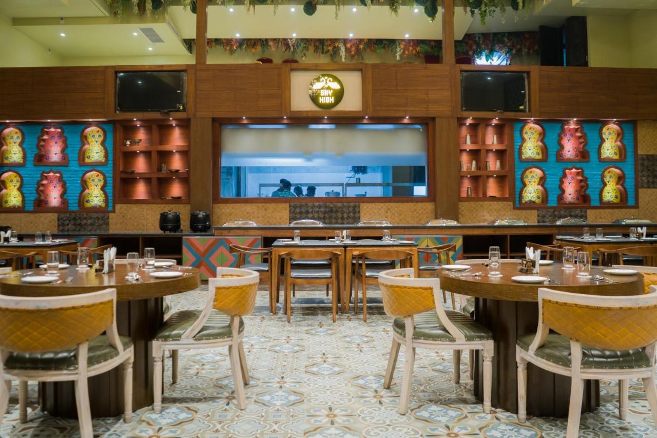 Clarks Inn Suites Кангра Екстериор снимка
